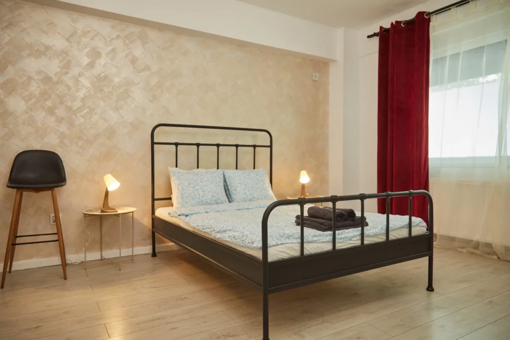 Închiriază Sofia Urban Studio Operei! 45 mp, design artistic, complet echipat (mașină spălat-uscat), canapea extensibilă, lângă Lidl și Vivo Mall